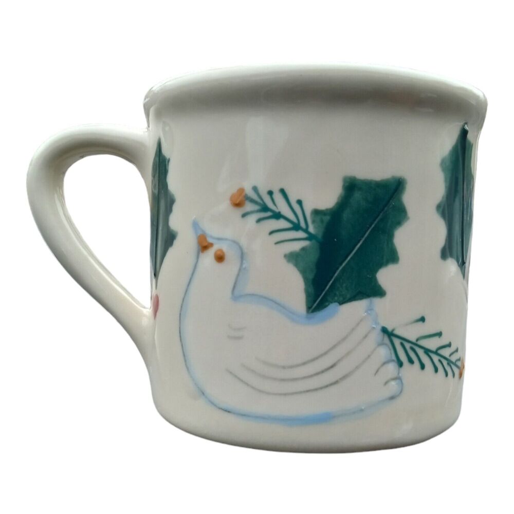 HARTSTONE MUG WITH HOLLY AND DOVE